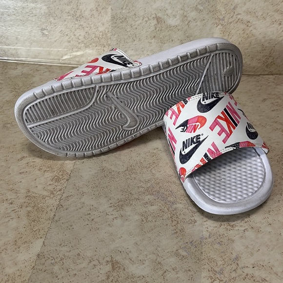 Nike slides - Picture 2 of 4